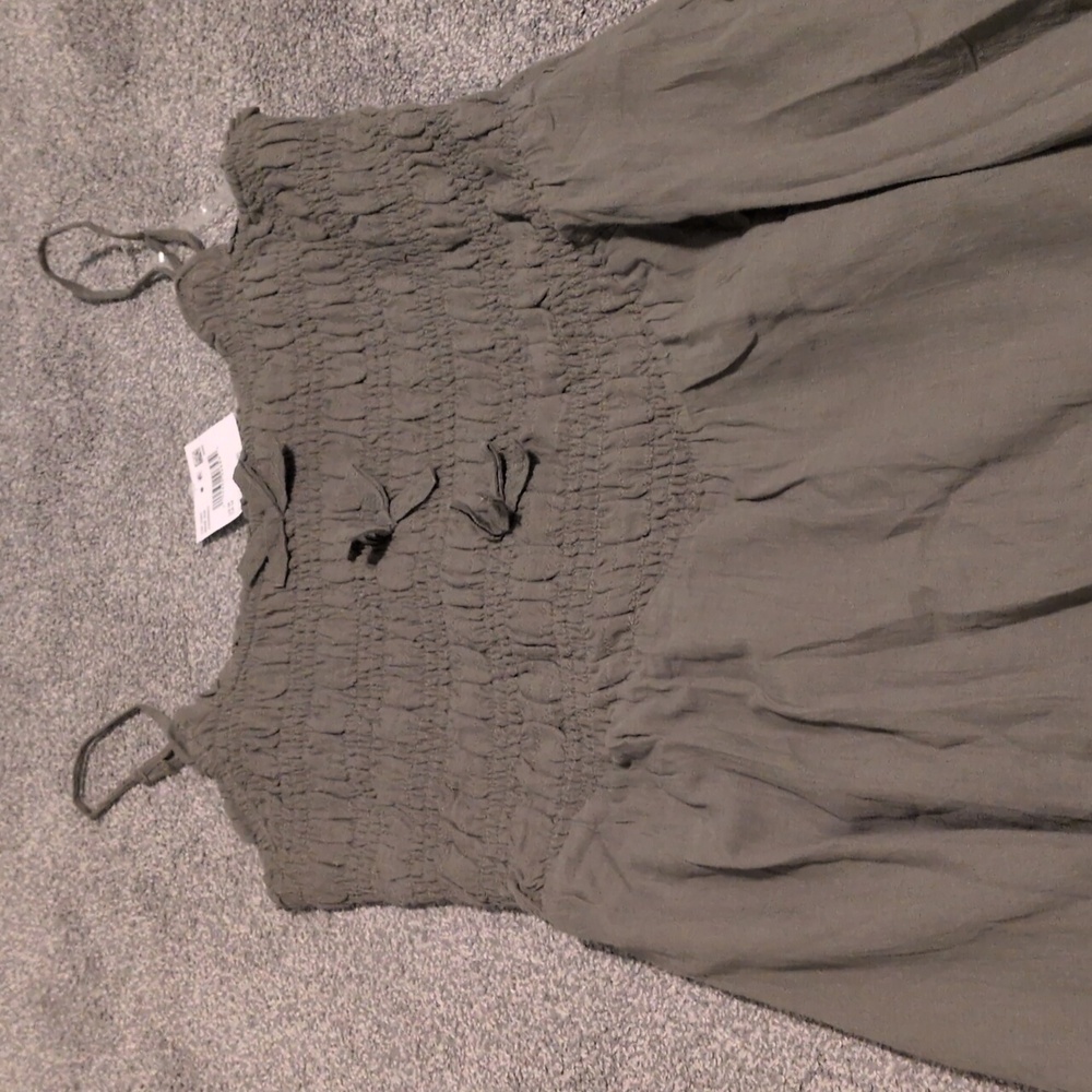 NWT American Eagle Bella Bow Dress Olive Green Size Medium - Picture 2 of 6